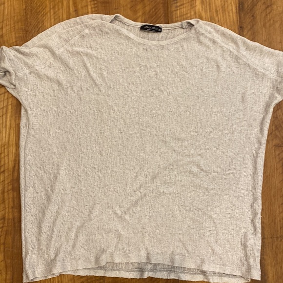 Classy, mesh type cotton shirt. - Picture 3 of 3